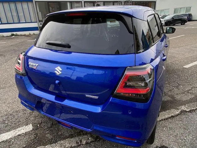 Suzuki Swift 1.2 Sakura Top Hybrid
