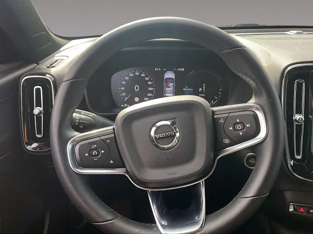 VOLVO XC40 1.5 T5 PiH Plus Dark
