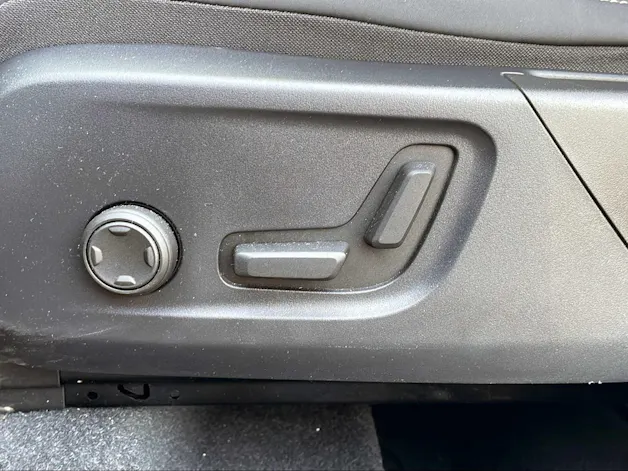 VOLVO XC40 1.5 T5 PiH Plus Dark