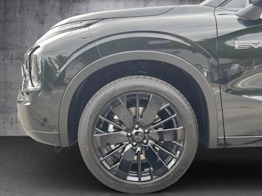 MITSUBISHI OUTLANDER 16