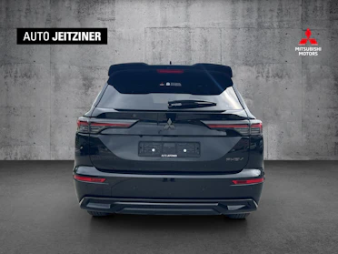 MITSUBISHI OUTLANDER 8