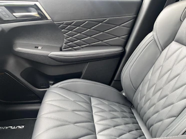 MITSUBISHI OUTLANDER 20