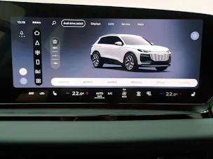 AUDI Q6 e-tron quattro