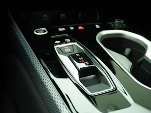 AUDI A6 Avant 2.0 e-hybrid S line quattro S-Tronic