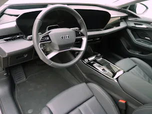 AUDI A6 e-tron Avant S line quattro