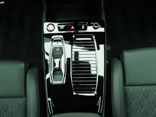 AUDI SQ6 e-tron quattro