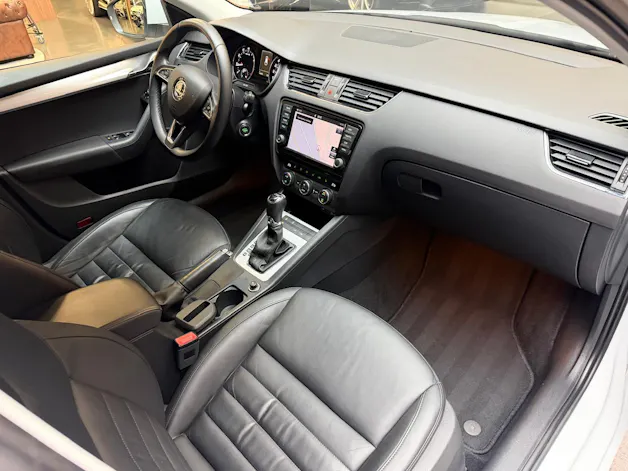 SKODA Octavia Combi 1.8 TSI Ambition DSG