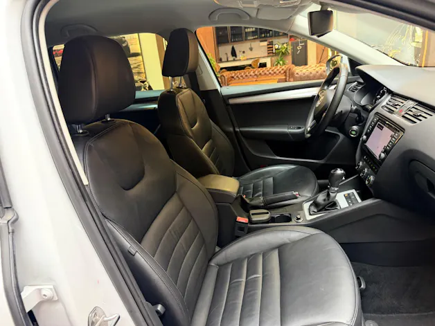 SKODA Octavia Combi 1.8 TSI Ambition DSG