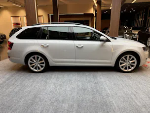 SKODA Octavia Combi 1.8 TSI Ambition DSG