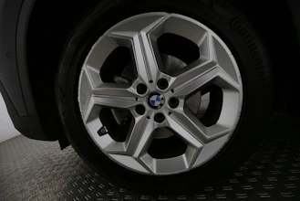 https://vehicle.imgix.net/4485082/7c7c9963-775c-45a3-ba52-a60f5f99499f.jpg
