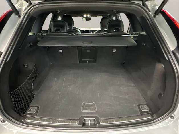 VOLVO XC60 2.0 B4 MH Plus Dark AWD