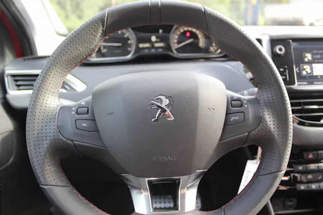 PEUGEOT 2008 1.2 PureTech 110 GT Line S/S