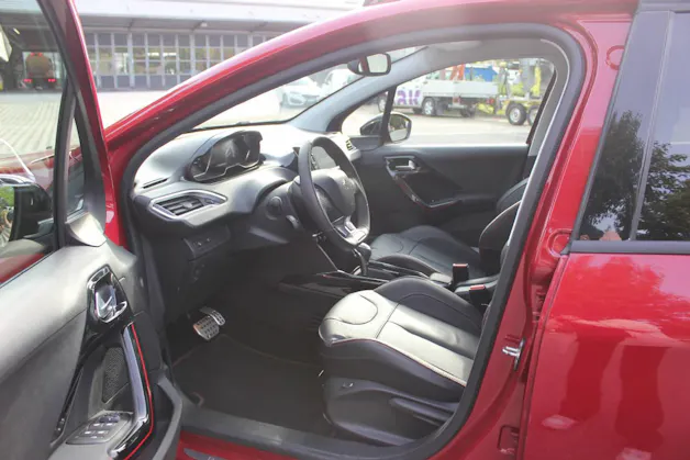 PEUGEOT 2008 1.2 PureTech 110 GT Line S/S