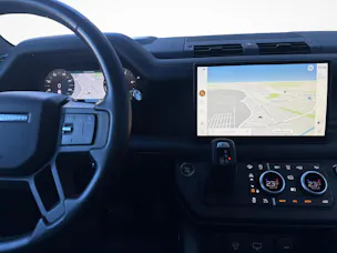 Land Rover Defender 110 3.0 D I6 300 X-Dynamic HSE