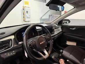 https://vehicle.imgix.net/4485159/6ccb93c4-7a95-4efe-a715-ccd85c8e75fc.jpeg