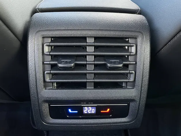 VW Golf VIII 2.0 TSI R-Line DSG 4motion