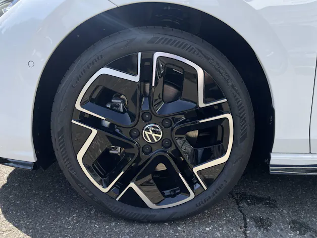 VW Golf VIII 2.0 TSI R-Line DSG 4motion