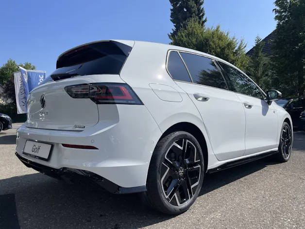 VW Golf VIII 2.0 TSI R-Line DSG 4motion