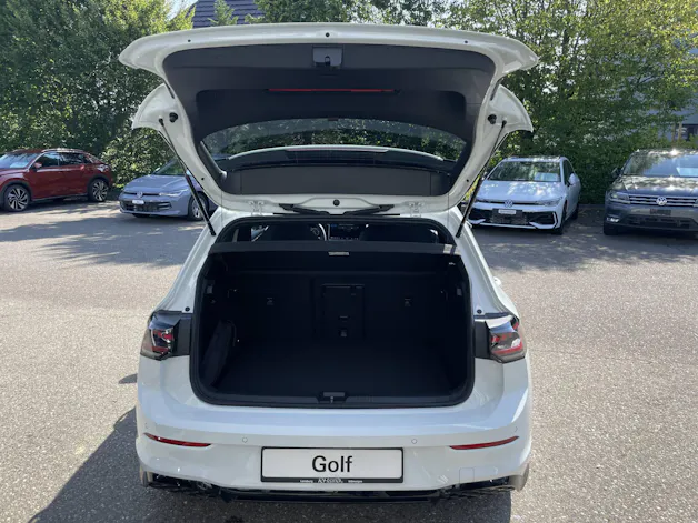 VW Golf VIII 2.0 TSI R-Line DSG 4motion