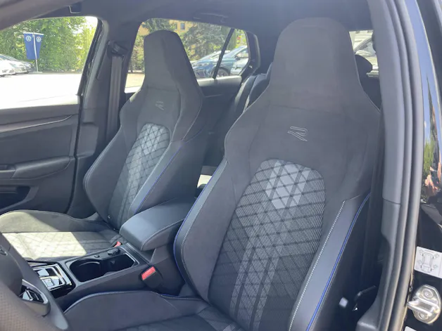 VW Golf VIII 2.0 TSI R-Line DSG 4motion