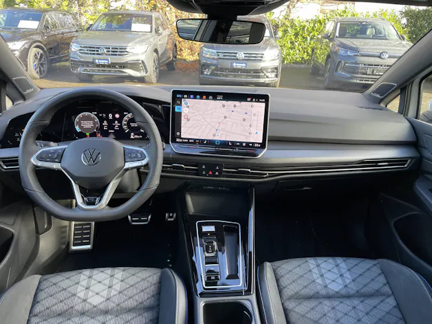VW Golf VIII 2.0 TSI R-Line DSG 4motion