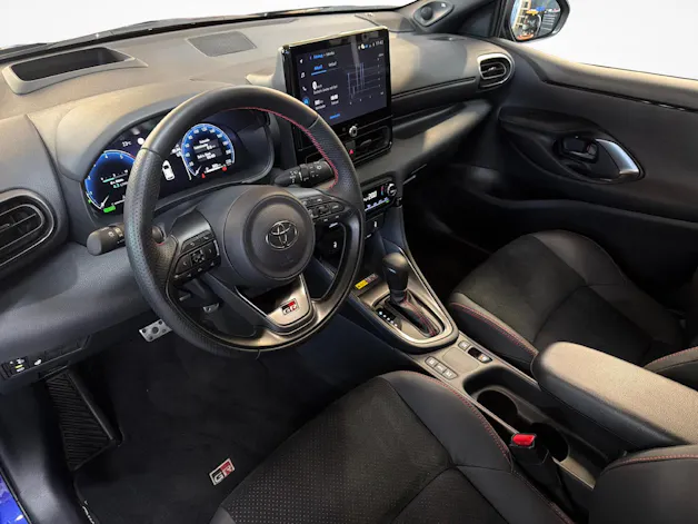 Toyota Yaris 1.5 VVT-i HSD GR Sport
