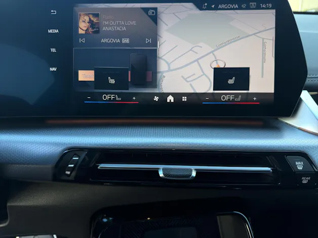 BMW X1 23i xDrive paddles