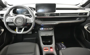 https://vehicle.imgix.net/4485235/fc21f79c-3f66-4344-8dd5-beea093cd79b.jpg