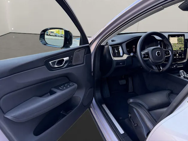 VOLVO XC60 2.0 B5 MH Plus Dark AWD