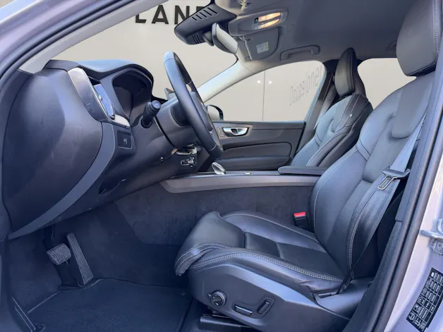 VOLVO XC60 2.0 B5 MH Plus Dark AWD