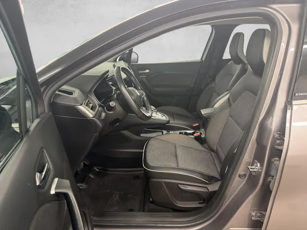 RENAULT Captur 1.6 E-Tech Plug-in Intens