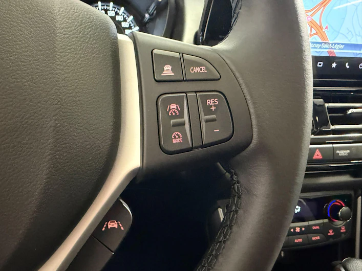 Fahrzeugbild SUZUKI S-CROSS