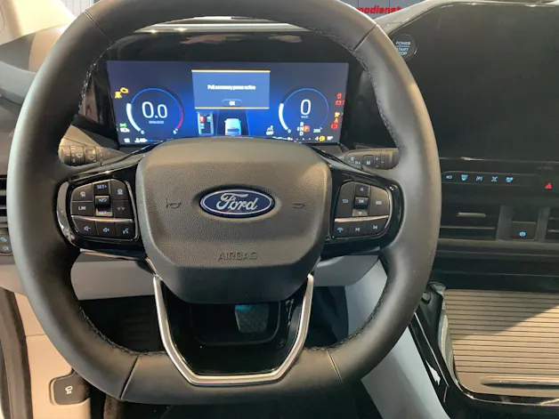 FORD Tourneo C Bus 320 L1 2.0 170 Sport 4x4