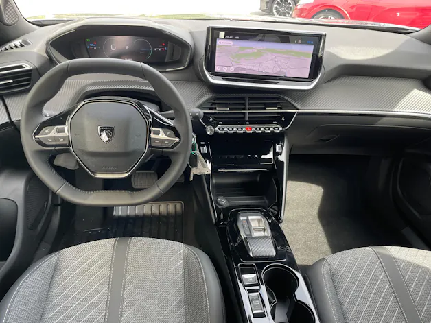 PEUGEOT 2008 1.2 Hybrid 145 Allure Premium