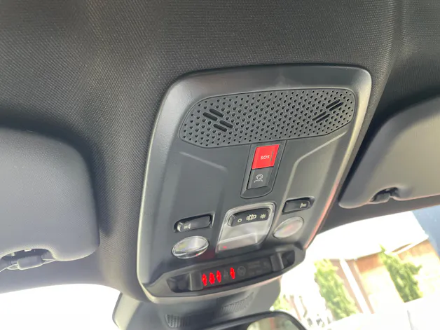 PEUGEOT 2008 1.2 Hybrid 145 Allure Premium