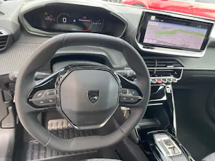 PEUGEOT 2008 1.2 Hybrid 145 Allure Premium