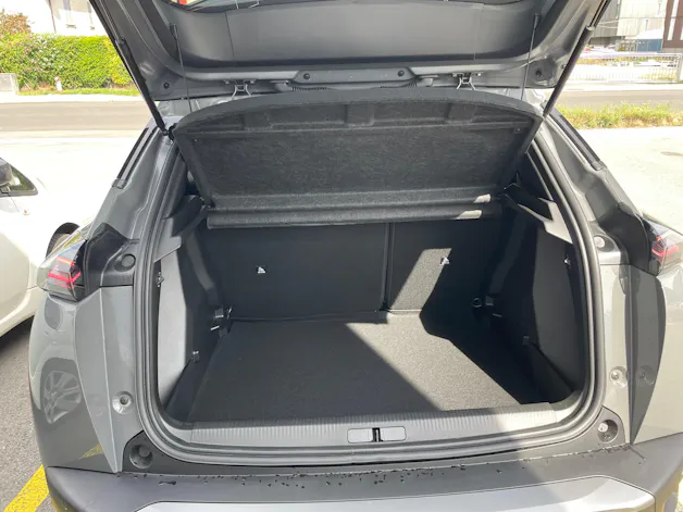 PEUGEOT 2008 1.2 Hybrid 145 Allure Premium