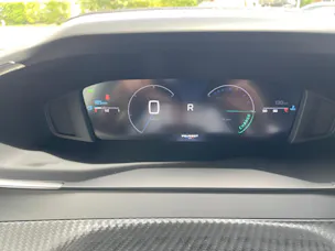 PEUGEOT 2008 1.2 Hybrid 145 Allure Premium