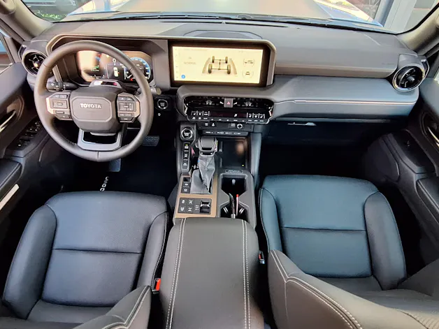 Toyota Land Cruiser 2.8 D 48V 230 Rebel