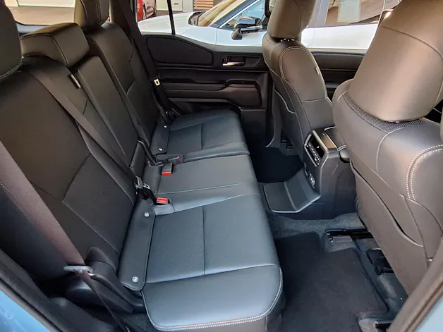 Toyota Land Cruiser 2.8 D 48V 230 Rebel