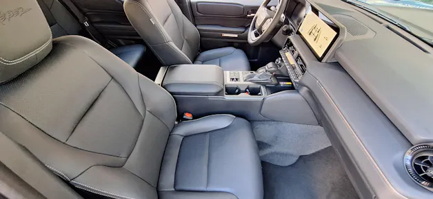 Toyota Land Cruiser 2.8 D 48V 230 Rebel