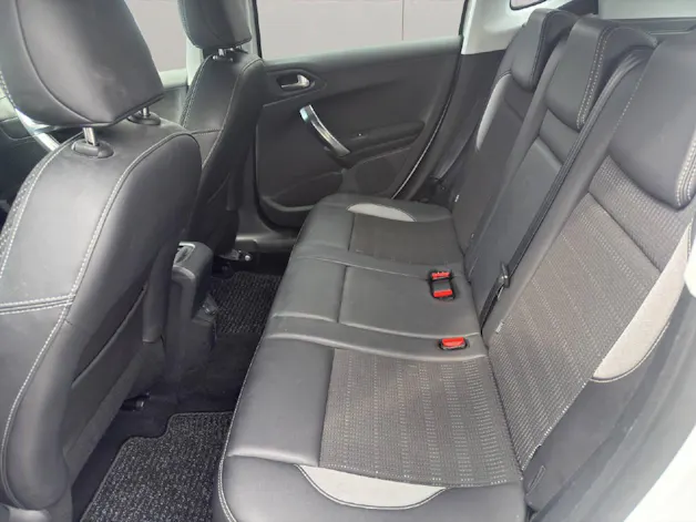 PEUGEOT 2008 1.2 PureTech Active EGS S/S Ersatzwagen