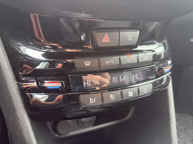 PEUGEOT 2008 1.2 PureTech Active EGS S/S Ersatzwagen