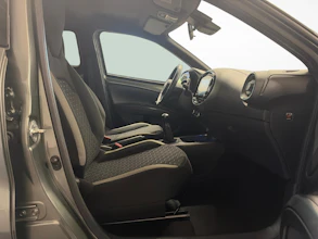 https://vehicle.imgix.net/4485597/df9a0a10-60f0-4c04-ad66-a876aec2fa64.jpg