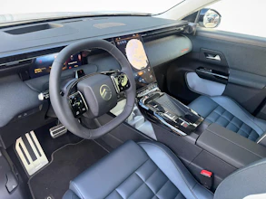 https://vehicle.imgix.net/4485670/3d29964c-88f4-476c-88aa-6460beef18c2.jpg