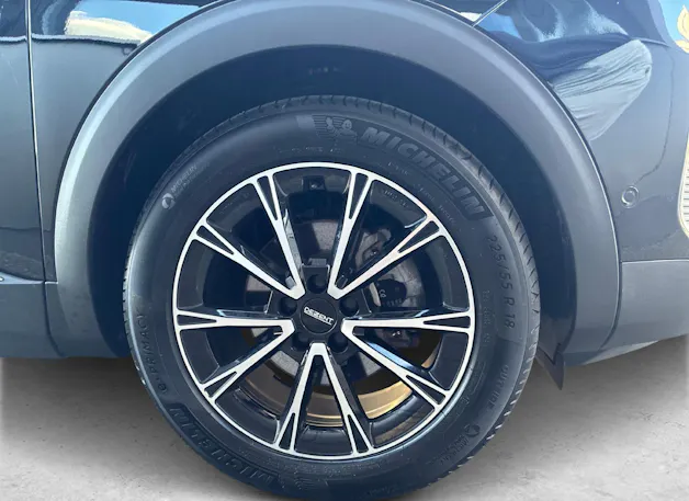 PEUGEOT 3008 1.2 Hybrid Allure Pack