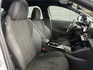 PEUGEOT 208 1.2 Hybrid 145 GT Exclusive