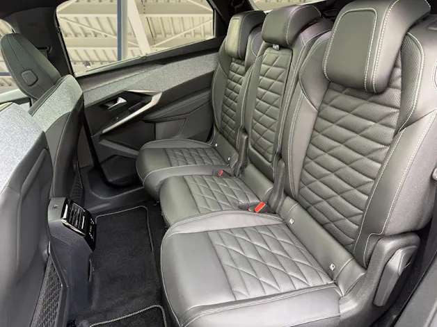 PEUGEOT 5008 1.2 Hybrid GT Exclusive
