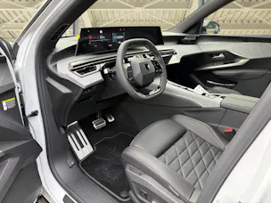 PEUGEOT 5008 1.2 Hybrid GT Exclusive
