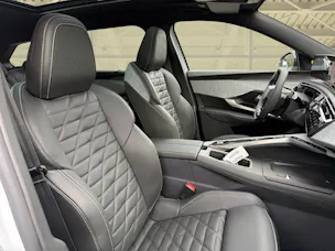 PEUGEOT 5008 1.2 Hybrid GT Exclusive